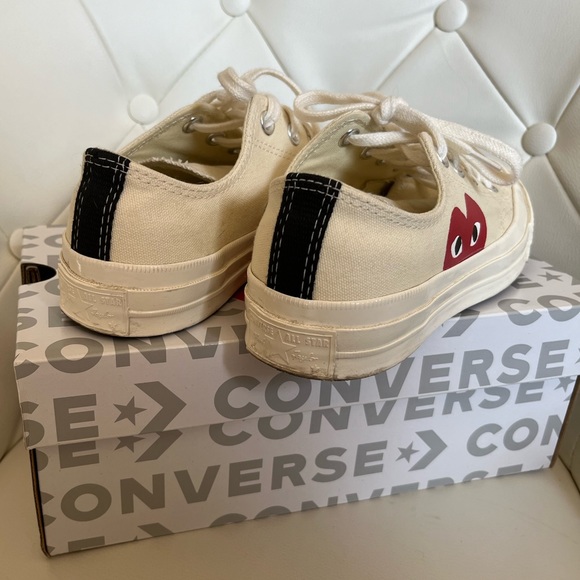 CDG Single Heart White Low Converse - Picture 2 of 9